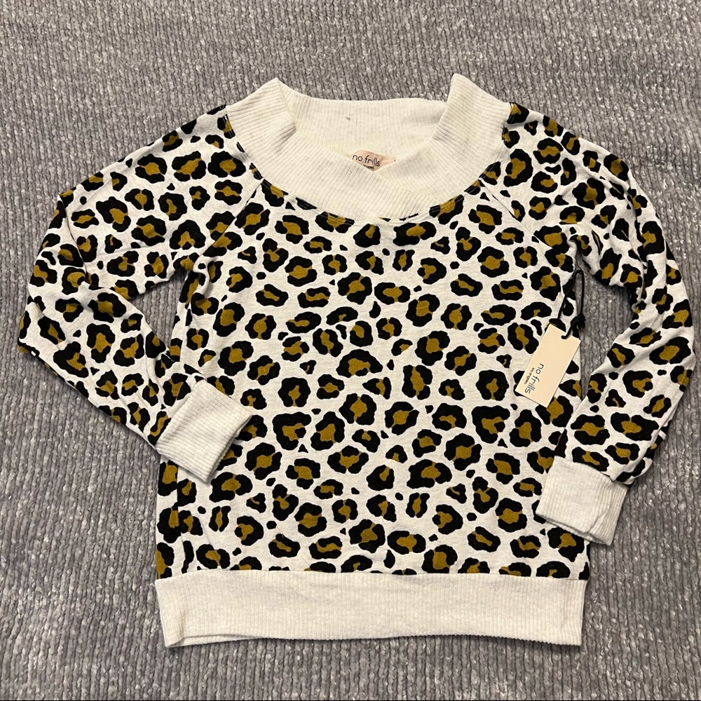 NWT Francesca’s Leopard print sweater